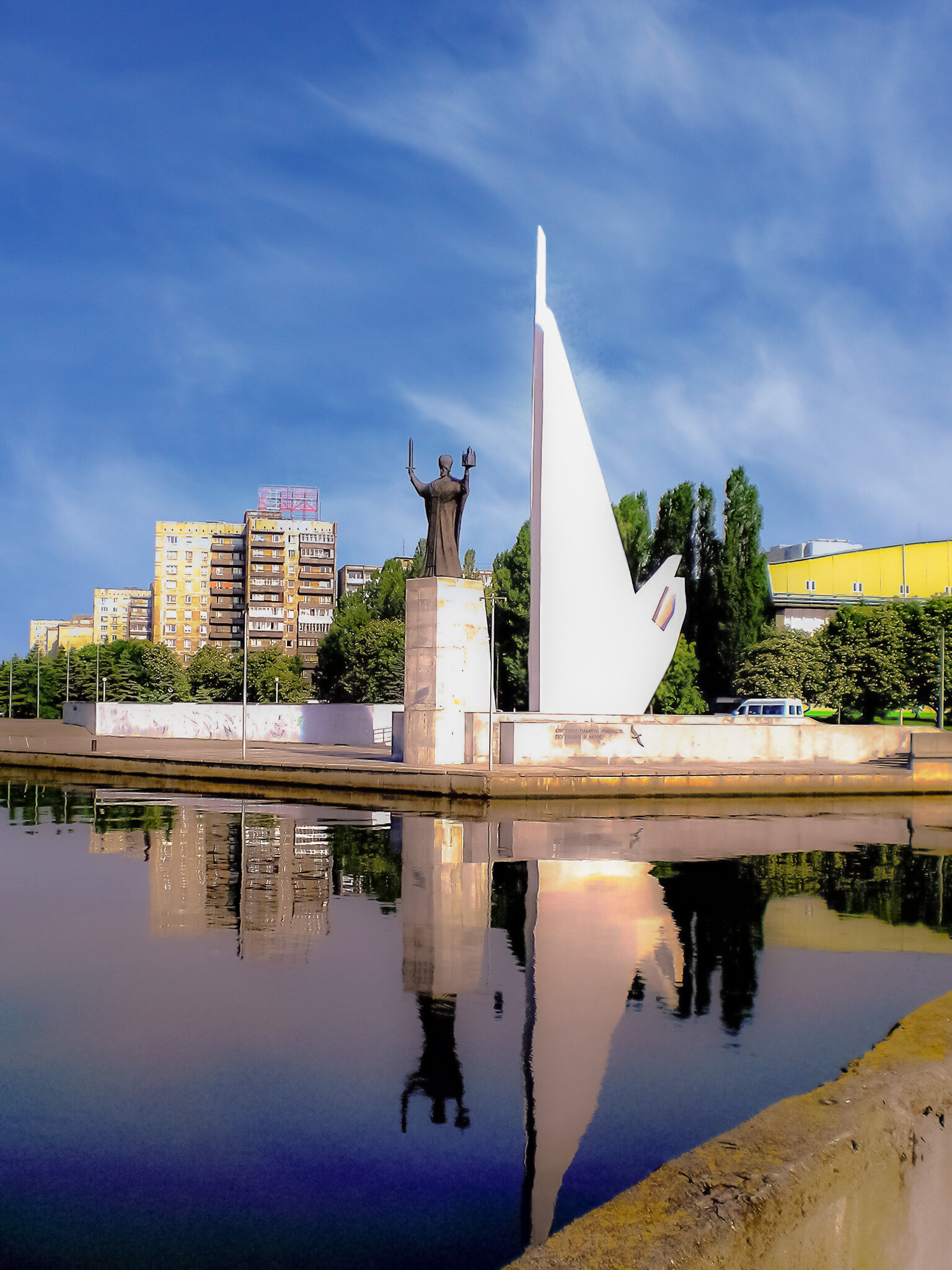 Памятный знак рыбакам океанического лова :: Сергей Карачин