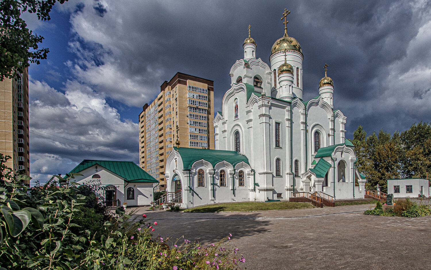 Серафимовская церковь. Тюмень. :: Георгий Кулаковский Серафимовская церковь. Тюмень. :: Георгий Кулаковский