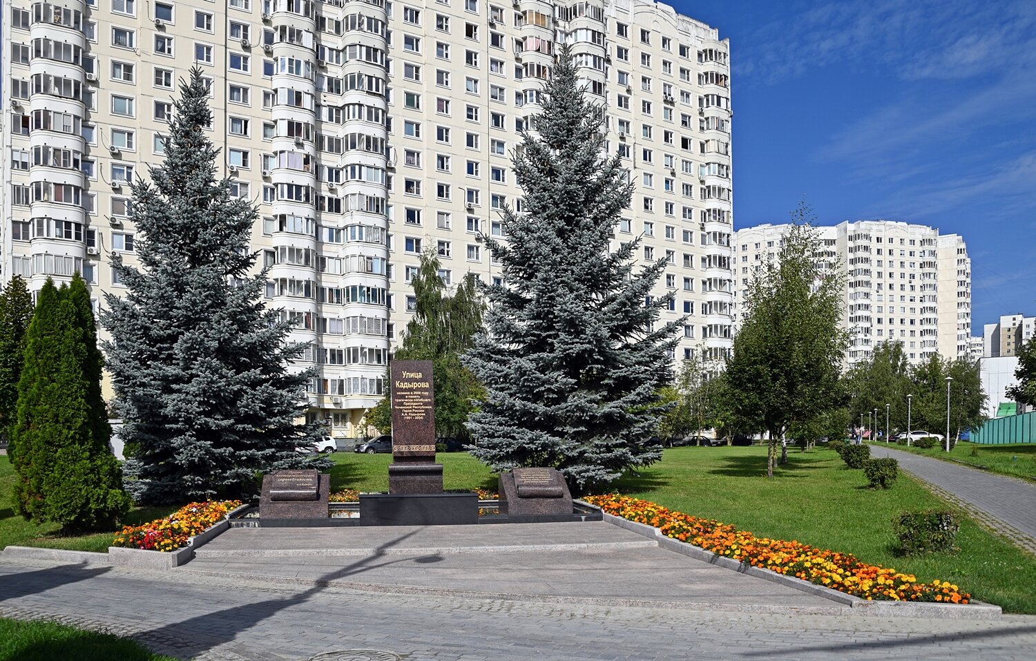 На улице Кадырова :: Валерий Иванович На улице Кадырова :: Валерий Иванович