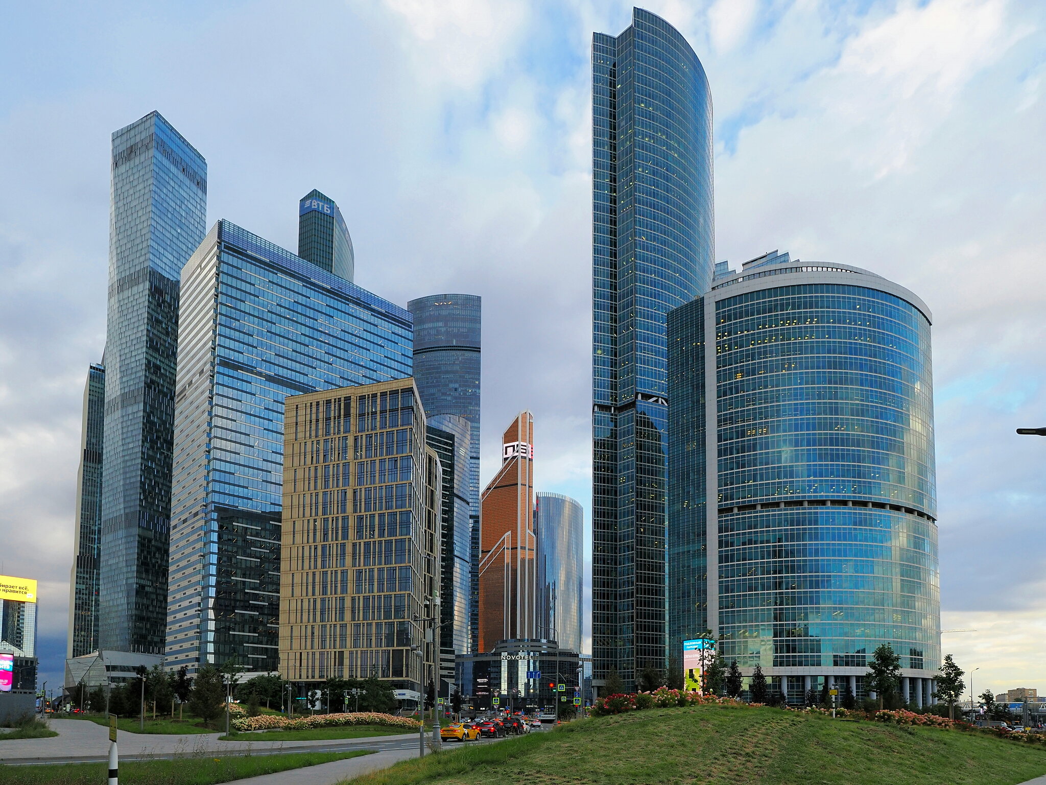 Каменные джунгли Москвы. :: Евгений Седов Каменные джунгли Москвы. :: Евгений Седов
