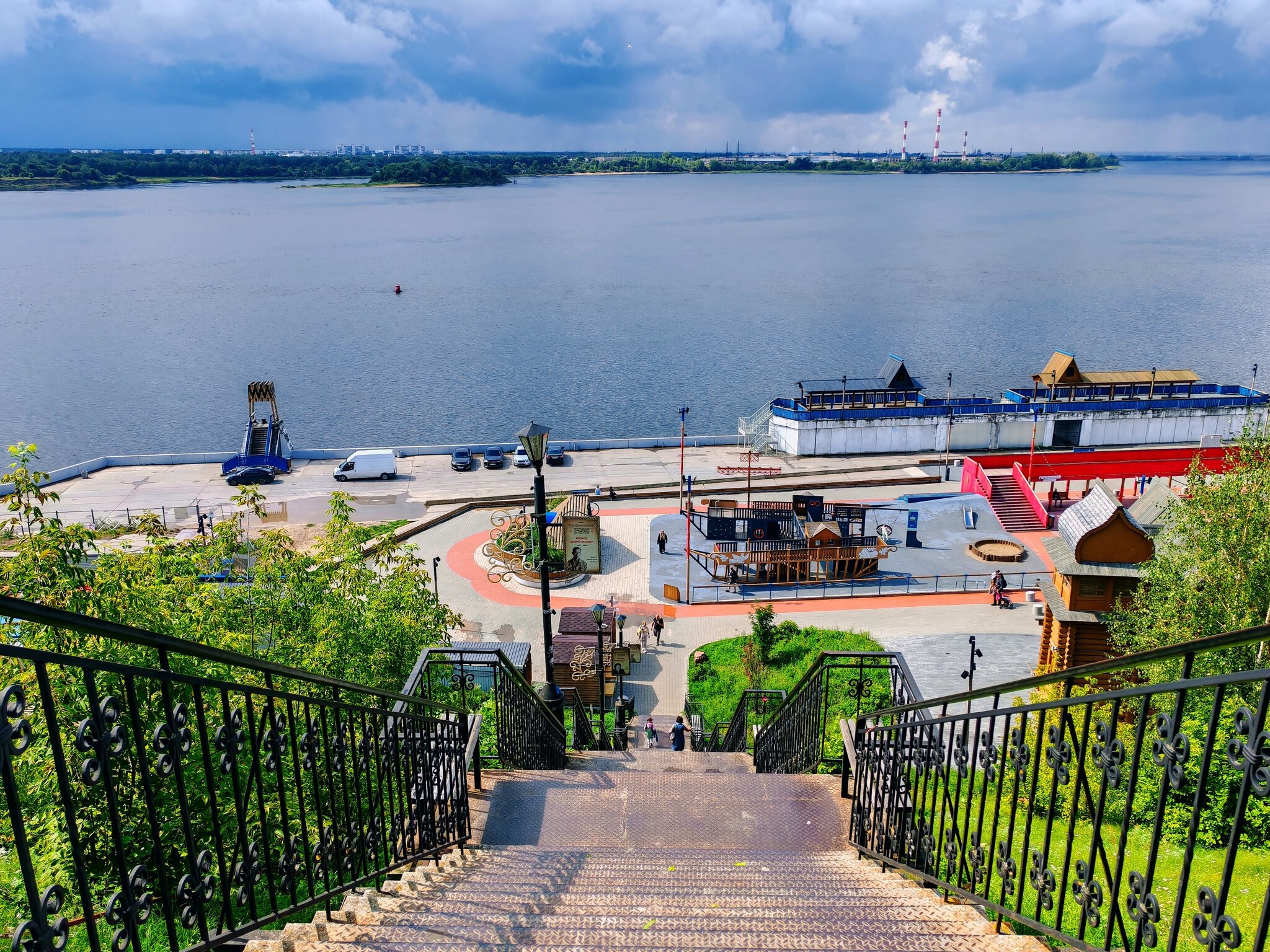 Вид на пристань в Городце :: АЛЕКСАНДР Вид на пристань в Городце :: АЛЕКСАНДР