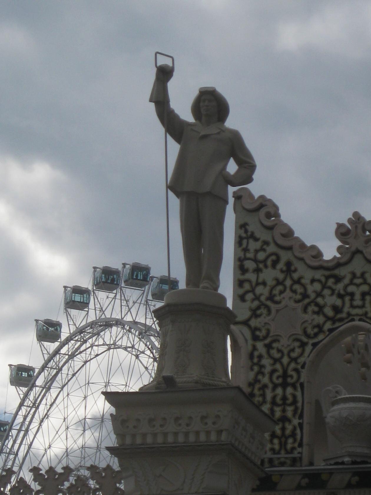 Москва. ВДНХ. Павильон Республики Казахстан :: Дмитрий Никитин Москва. ВДНХ. Павильон Республики Казахстан :: Дмитрий Никитин