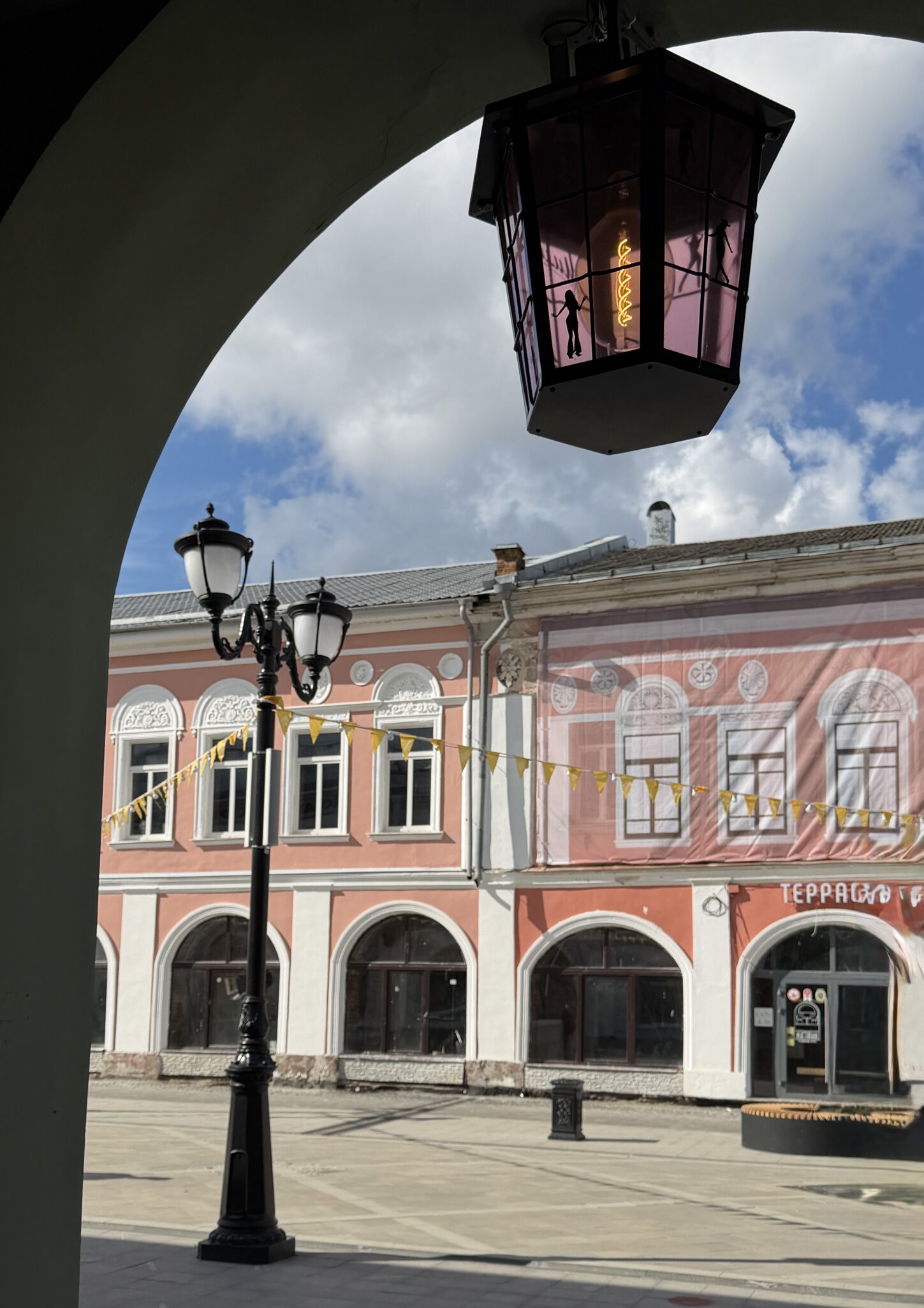 Ярославский фонарь :: Любовь Броневицкая Ярославский фонарь :: Любовь Броневицкая