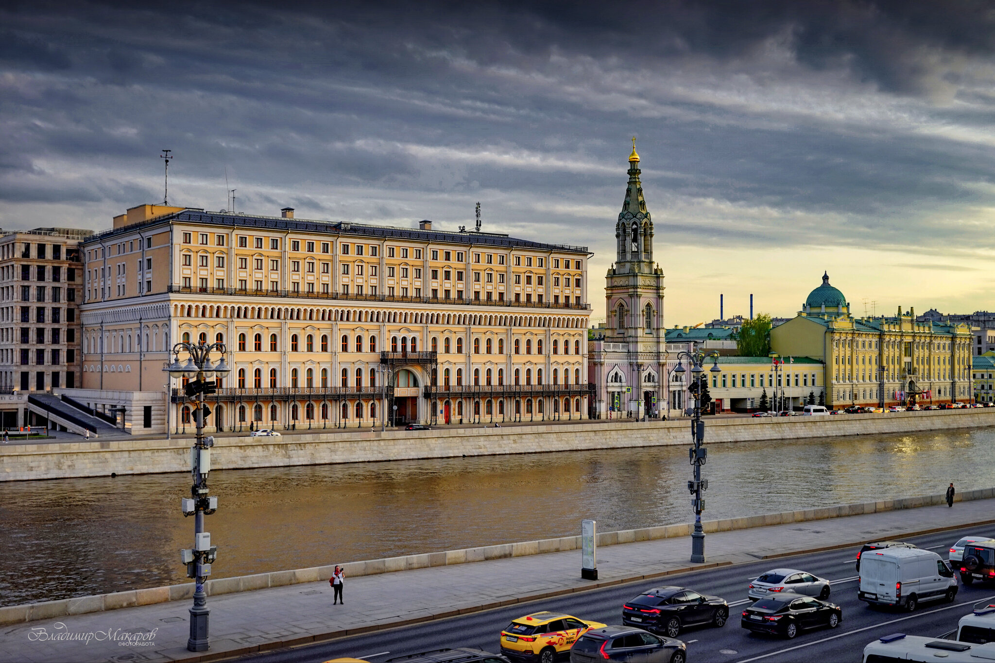 "Софийская и Кремлевская набережные Москва-реки. Столичные зарисовки"© :: Владимир Макаров "Софийская и Кремлевская набережные Москва-реки. Столичные зарисовки"© :: Владимир Макаров