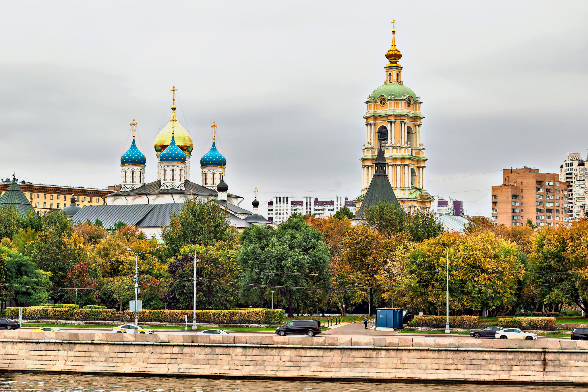 Купола Новоспасского монастыря в Москве. :: Геннадий Купола Новоспасского монастыря в Москве. :: Геннадий