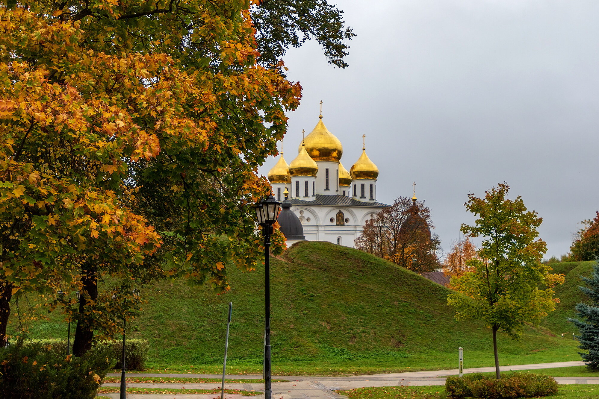 Сентябрь в Дмитрове. :: Анатолий. Chesnavik. Сентябрь в Дмитрове. :: Анатолий. Chesnavik.