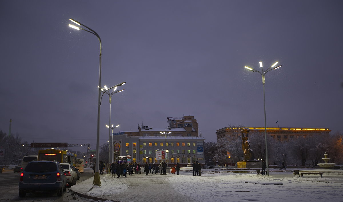 Площадь перед городским парком - Ваше имя Эдвард Киo