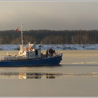 Катер "Константин Амосов" на канале им. Москвы :: Mike IV