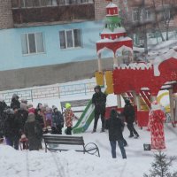 А у нас во дворе. :: Венера Чуйкова