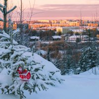 Ухта в канун старого Нового года. Вид с лыжного склона. :: Николай Зиновьев