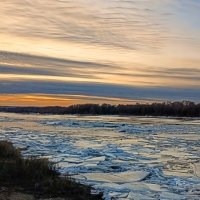 Январский ледоход на Оке. :: Михаил Столяров