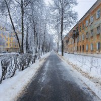 Городская улица :: Александр Синдерёв