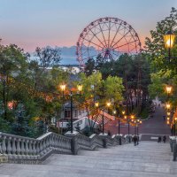 Лестница в городском парке  Хабаровска :: Игорь Сарапулов