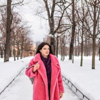 В розовой шубке пройдусь я по тропинке... :: Евгений Ермаков