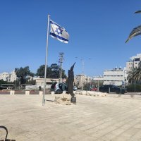 Гуляем, погода хорошая! :: Светлана Хращевская