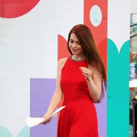 красное платье :: Олег Лукьянов