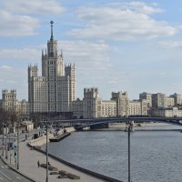 Высотка на Котельнической набережной :: <<< Наташа >>>