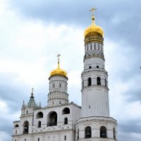 Архитектурный ансамбль колокольни на Соборной площади Московского Кремля :: Татьяна Помогалова