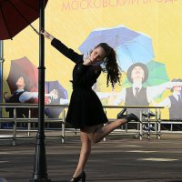 весна идет по городу :: Олег Лукьянов весна идет по городу :: Олег Лукьянов