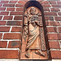 Барельеф на стене храма Преподобного Серафима Саровского. :: Валерия Комова