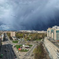 Туча над городом :: Alexandra Sakharova