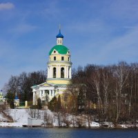 Храм на реке :: Виктор Берёзкин Храм на реке :: Виктор Берёзкин