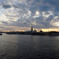 вид с Троицкого моста на Заячий остров :: zavitok *