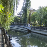 Люди на мосту :: Валентин Семчишин