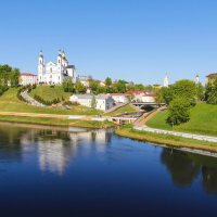 *** :: Роланд Дубровский