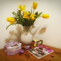С нарциссами. :: Лилия *