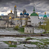 "Свято-Троицкая Сергиева Лавра. Майский снег в  Сергиевом Посаде"© :: Владимир Макаров