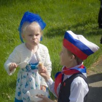 угощу сестрёнку солдатской кашей.. :: Николай Иванович Щенов
