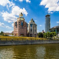 Проплывая мимо, по Москве реке. :: Петр Беляков