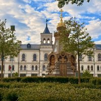 Мемориал Героям Плевны на фоне Политехнического музея :: Iren Brilliance