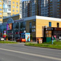 Чебоксары. Магазин "Улыбка радуги". :: Пётр Чернега Чебоксары. Магазин "Улыбка радуги". :: Пётр Чернега