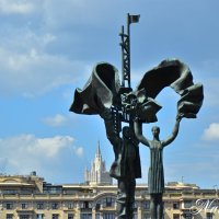 Памятник воину-ополченцу Фрунзенской дивизии. :: Наталья Вязигина