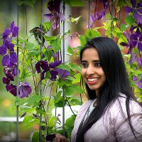 девушка и цветы :: Олег Лукьянов