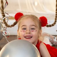 Девочка с шариками :: Виктория 