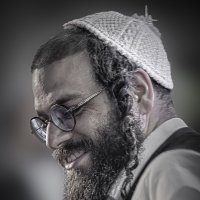 שמייכל אין אַ כיפּאַ :: Shmual & Vika Retro