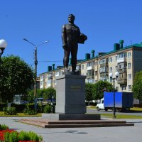 Чебоксары. Памятник Андрияну Григорьевичу Николаеву. :: Пётр Чернега