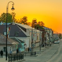 По центральной улочке :: Александр Филатов