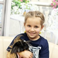 Девочка с морской свинкой :: Александра Николаева