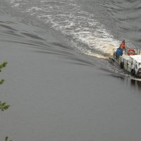 Майский дождик моросит :: Юрий Велицкий Майский дождик моросит :: Юрий Велицкий
