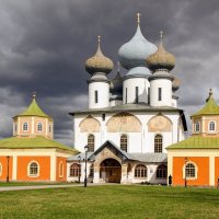Тихвинский монастырь :: skijumper Иванов