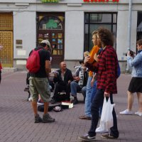 Любопытные иностранцы на Арбате :: Сергей Швечков