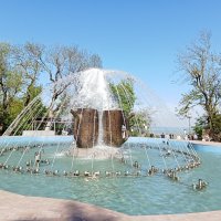 Фонтан возле смирновского источника и Каскадной лестницы :: Виктор 
