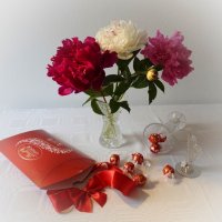 "Пион цветной, пион волшебный и.... нежен сладкий аромат..." :: Галина 