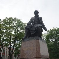 Михаилу Васильевичу Ломоносову / скульпторы В.Д. Свешников и Б.А. Петров / 1986 - 275-летие :: zavitok *