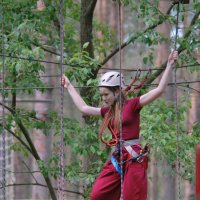 Верёвочный городок - опасный аттракцион :: Светлана Былинович Верёвочный городок - опасный аттракцион :: Светлана Былинович