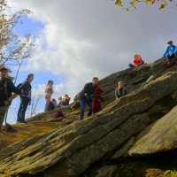 Покорители скалы «Лягушка» :: Юрий. Шмаков Покорители скалы «Лягушка» :: Юрий. Шмаков